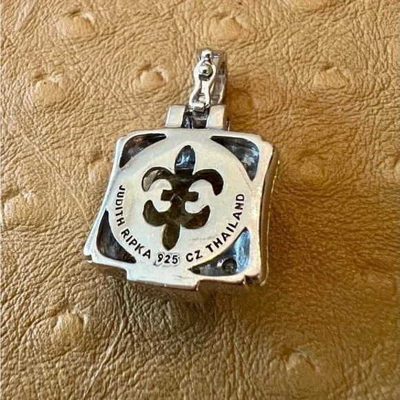 Judith Ripka Silver Enhancer with Mint Quartz Center Stone - Picture 4 of 6